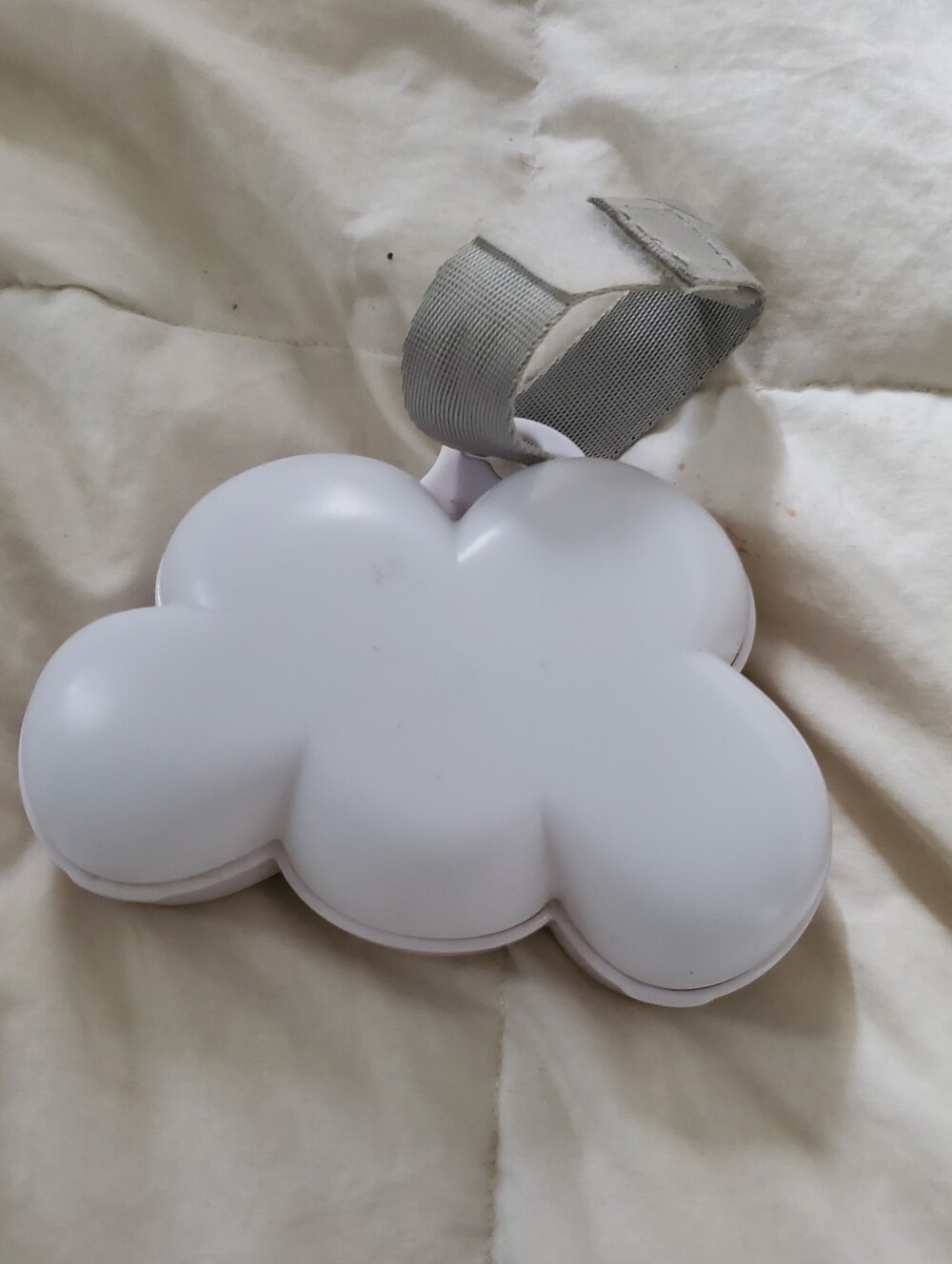 Rare!! Pure Cloud-Shaped White Noise Lullaby Accent Light with Hanging Strap
